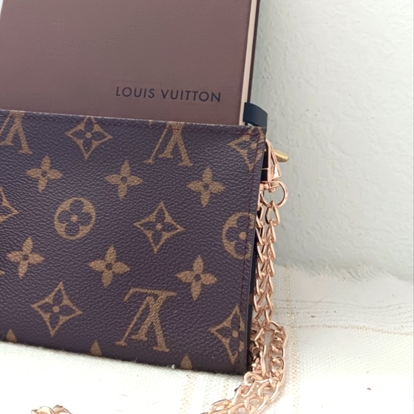 Louis Vuitton Monogram Bucket Pouch PM M47546 - Picture 15 of 16